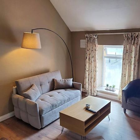 Apt. 2 - Town Centre Apartment Bagenalstown Esterno foto