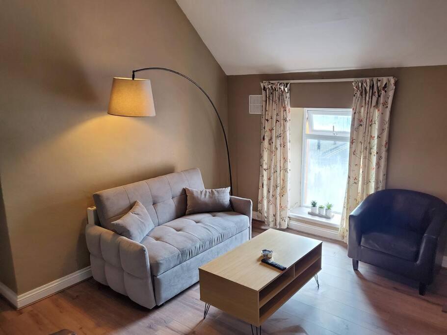 Apt. 2 - Town Centre Apartment Bagenalstown Esterno foto