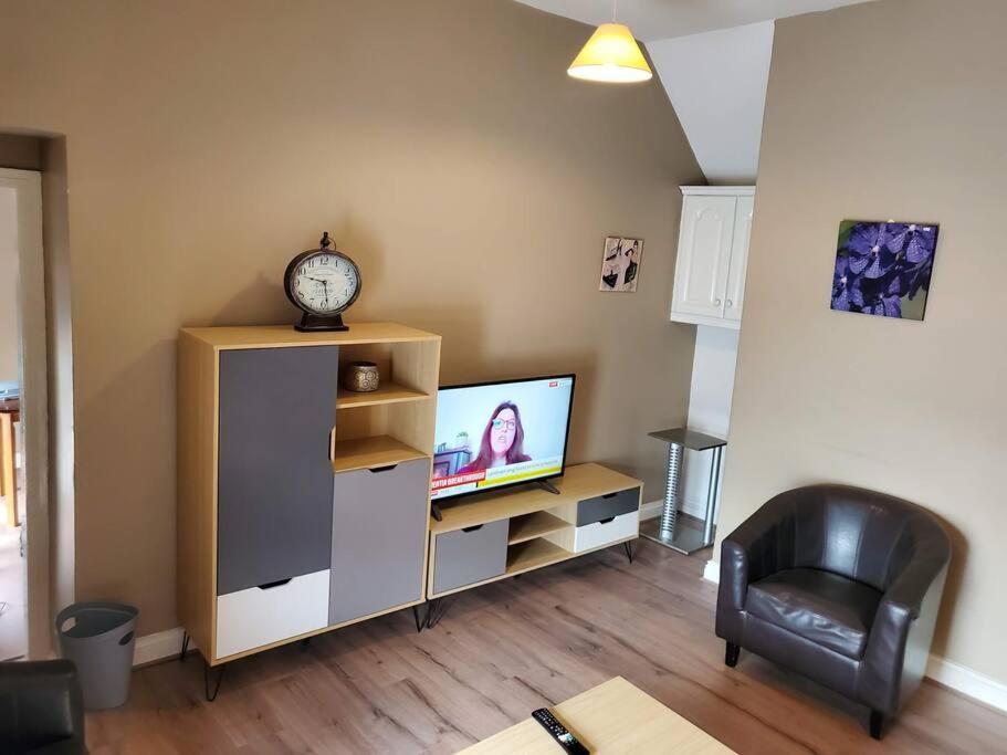 Apt. 2 - Town Centre Apartment Bagenalstown Esterno foto