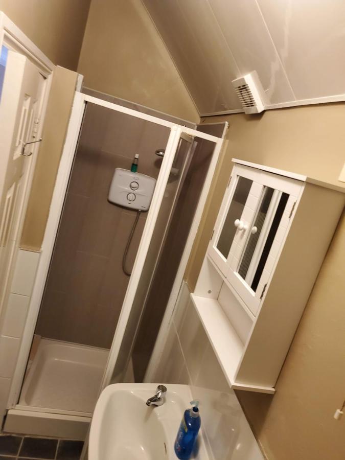 Apt. 2 - Town Centre Apartment Bagenalstown Esterno foto