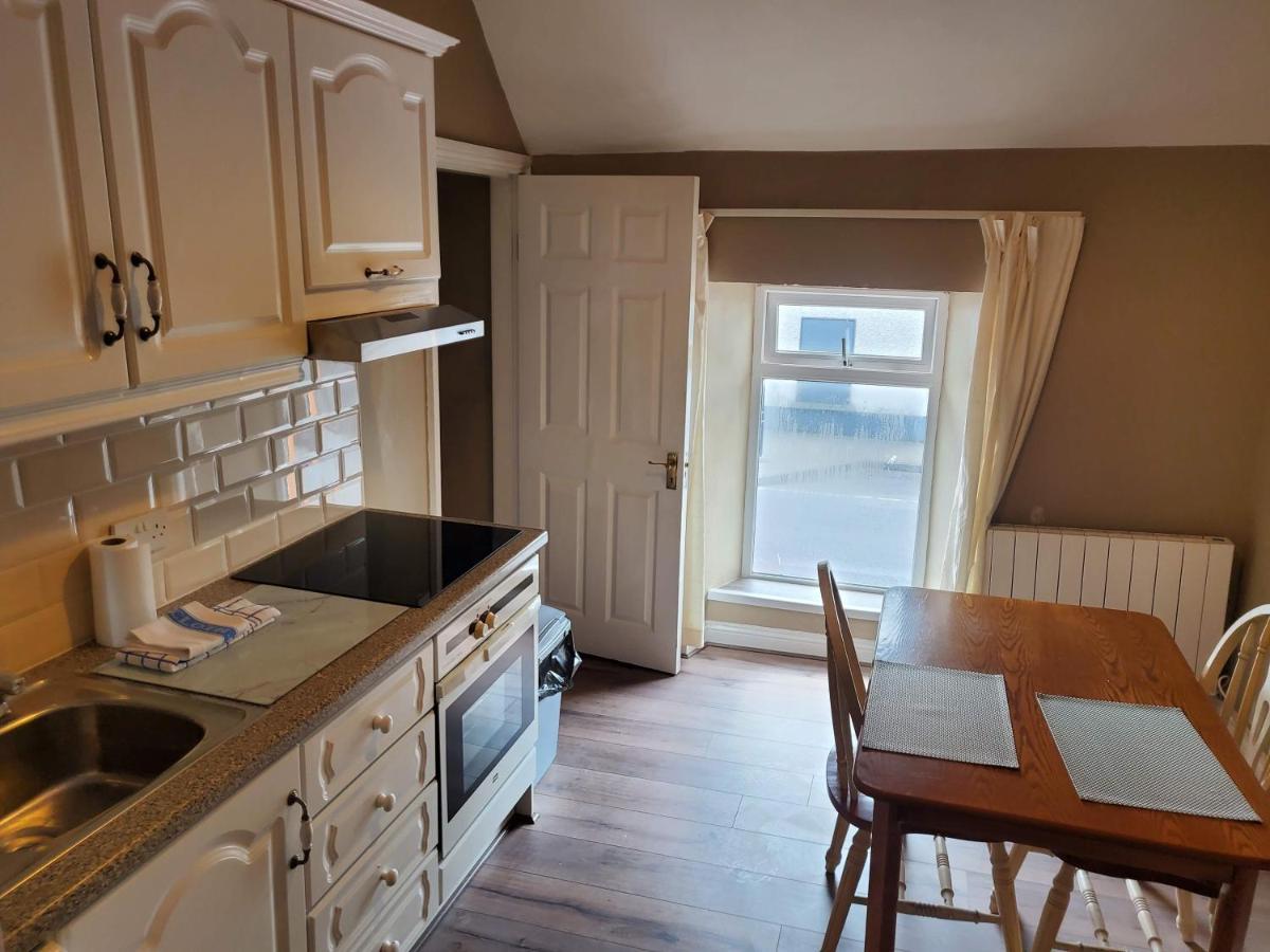 Apt. 2 - Town Centre Apartment Bagenalstown Esterno foto